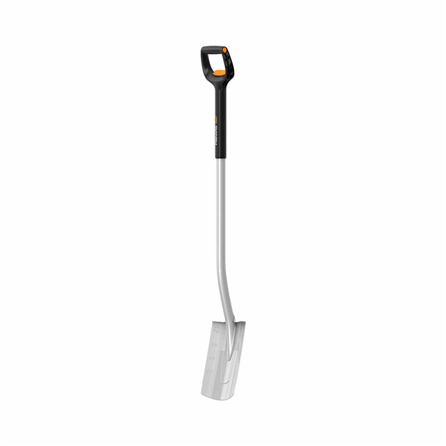 Fiskars Xact™ Telescopic Shovel showcasing its adjustable length and boron steel head.