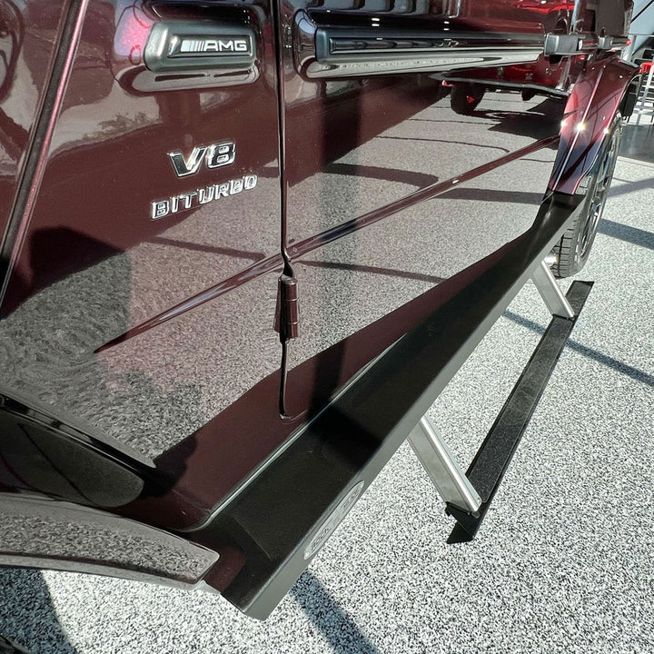 G-Class step slider in sleep mode, illustrating battery-saving technology for extended vehicle downtime.